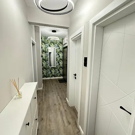 Cathedral Boutique * Warna